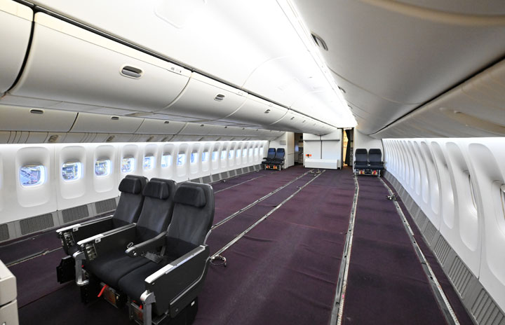 JAL、世界最古の777-300ER売却整備が大詰め JA732Jが3月離日へ
