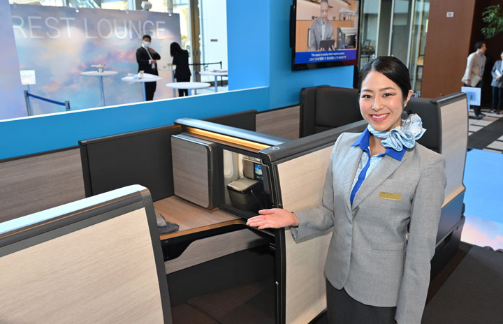 ANA、787向け個室新ビジネスクラス日本初公開 10年ぶり刷新、六本木で