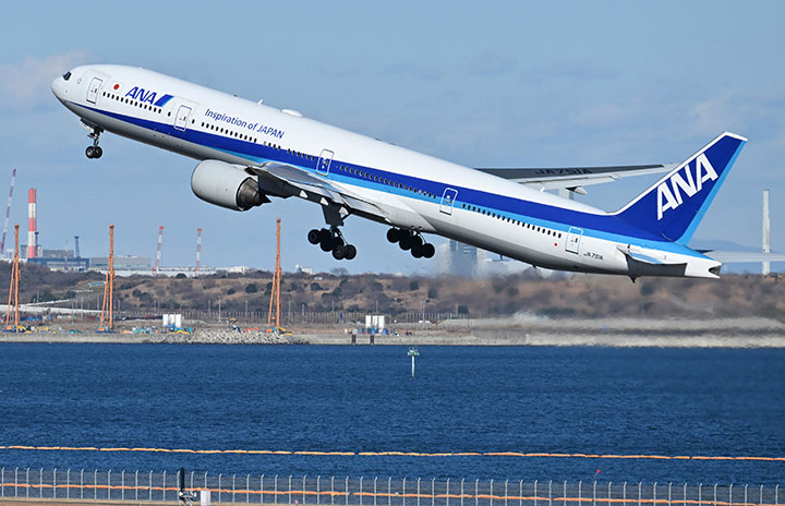 全日空商事　ANA 777-300ER ANA 777-300プラモ、ハセガワが再販 実機は26年度退役へ