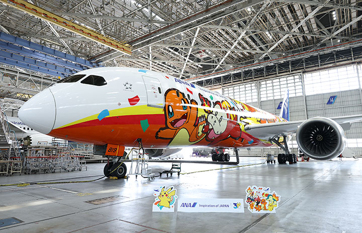ANA、ポケモンジェット赤お披露目 国内線10年ぶり、7/29就航