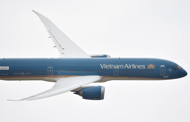 ベトナム航空787、滑走路終端近くで離陸 主脚・タイヤ損傷、VN34便が